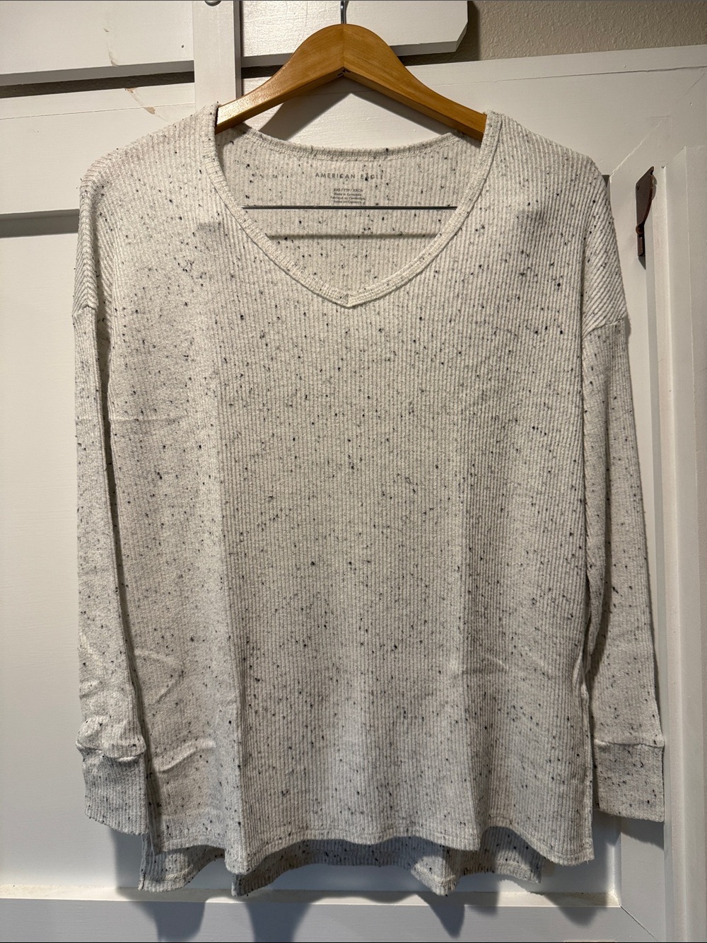 American Eagle Gray Speckled Waffle Knit V Neck Top XXS